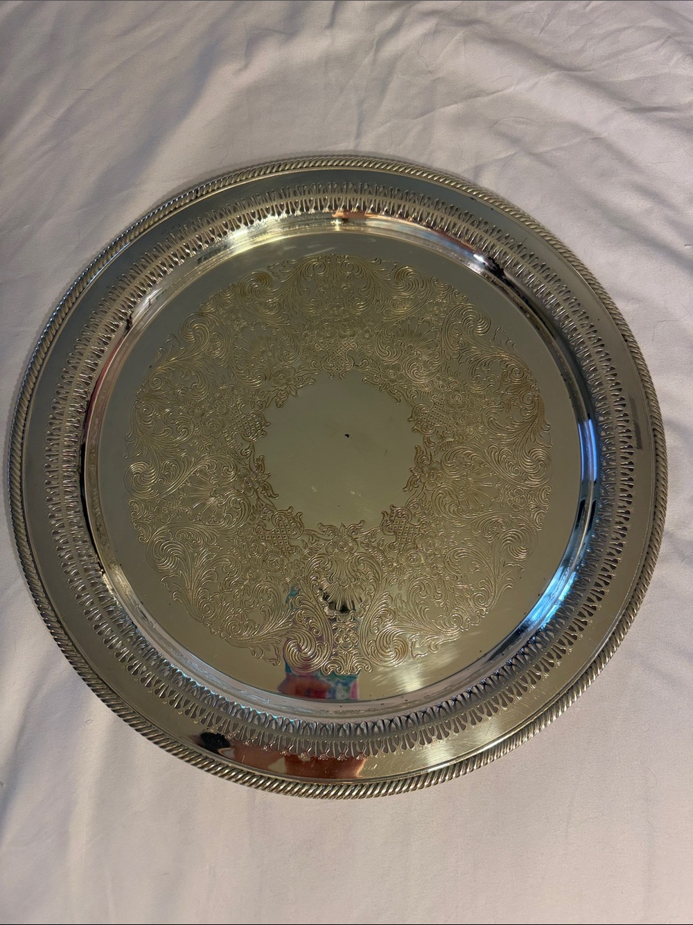 Vintage WM Rogers Pattern 172 Silver Plated Round Serving Tray